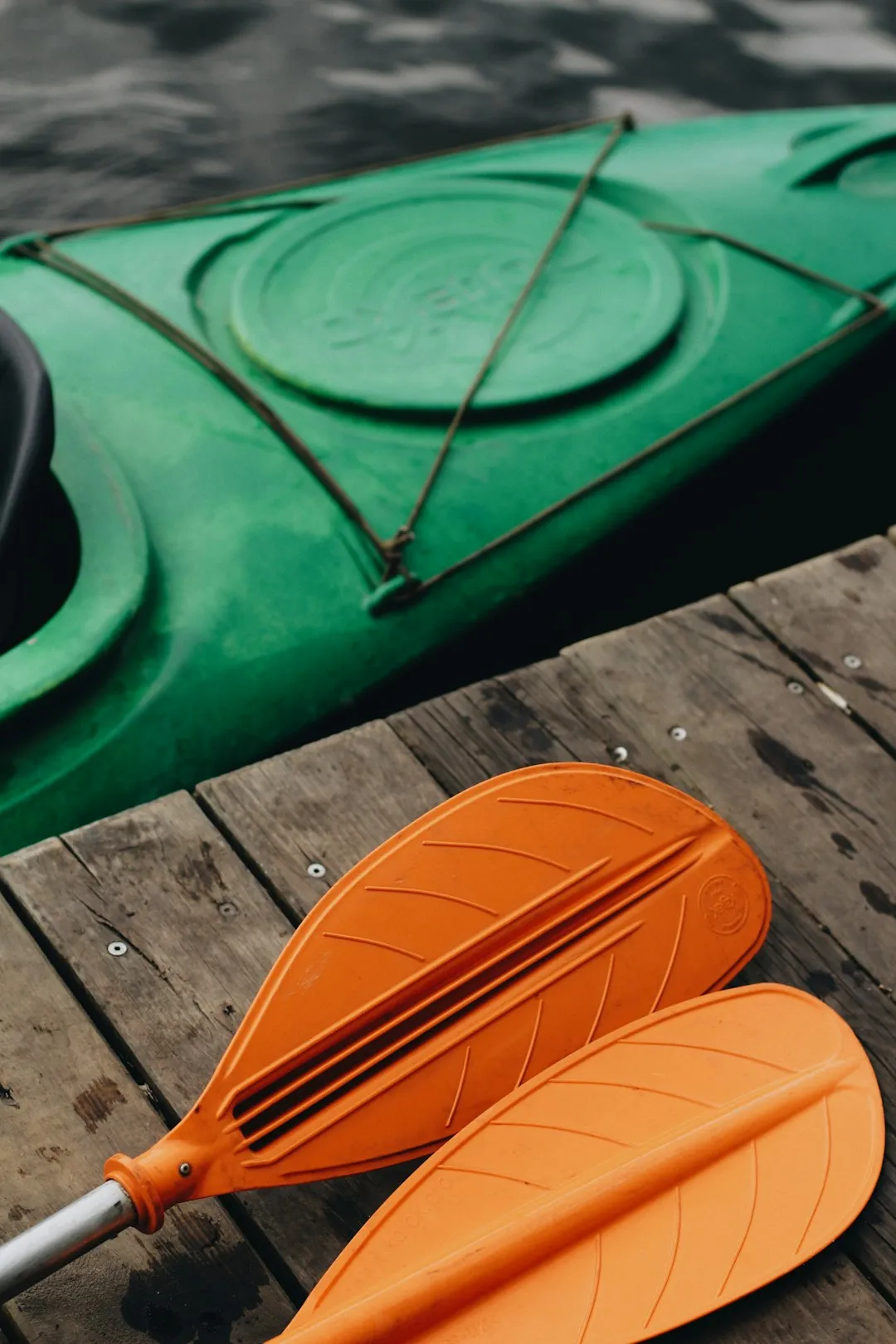 Kayak paddle blade shapes
